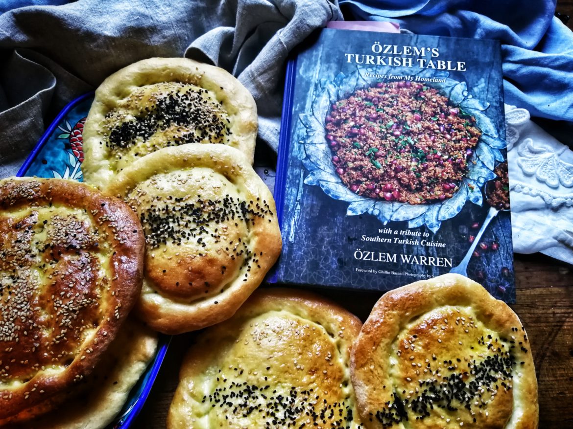 Pane morbido turco, Pide Ekmek
