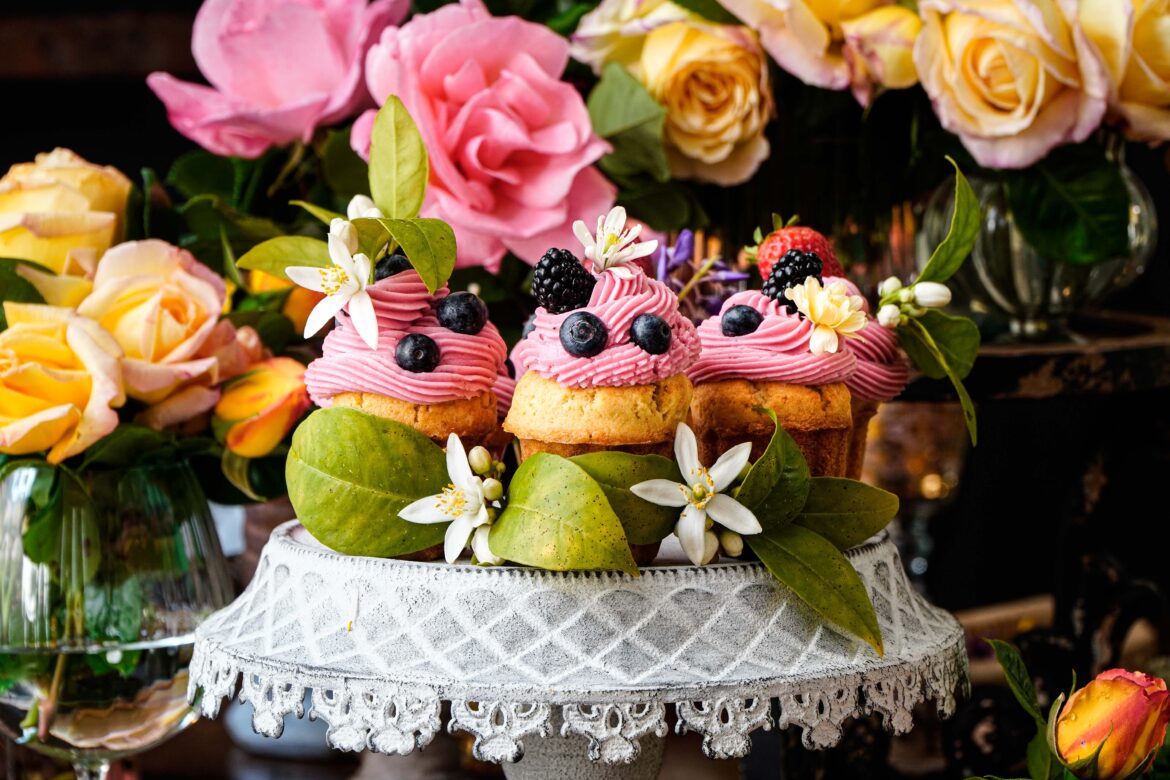 Muffin travestiti da cannelés con copricapo pink
